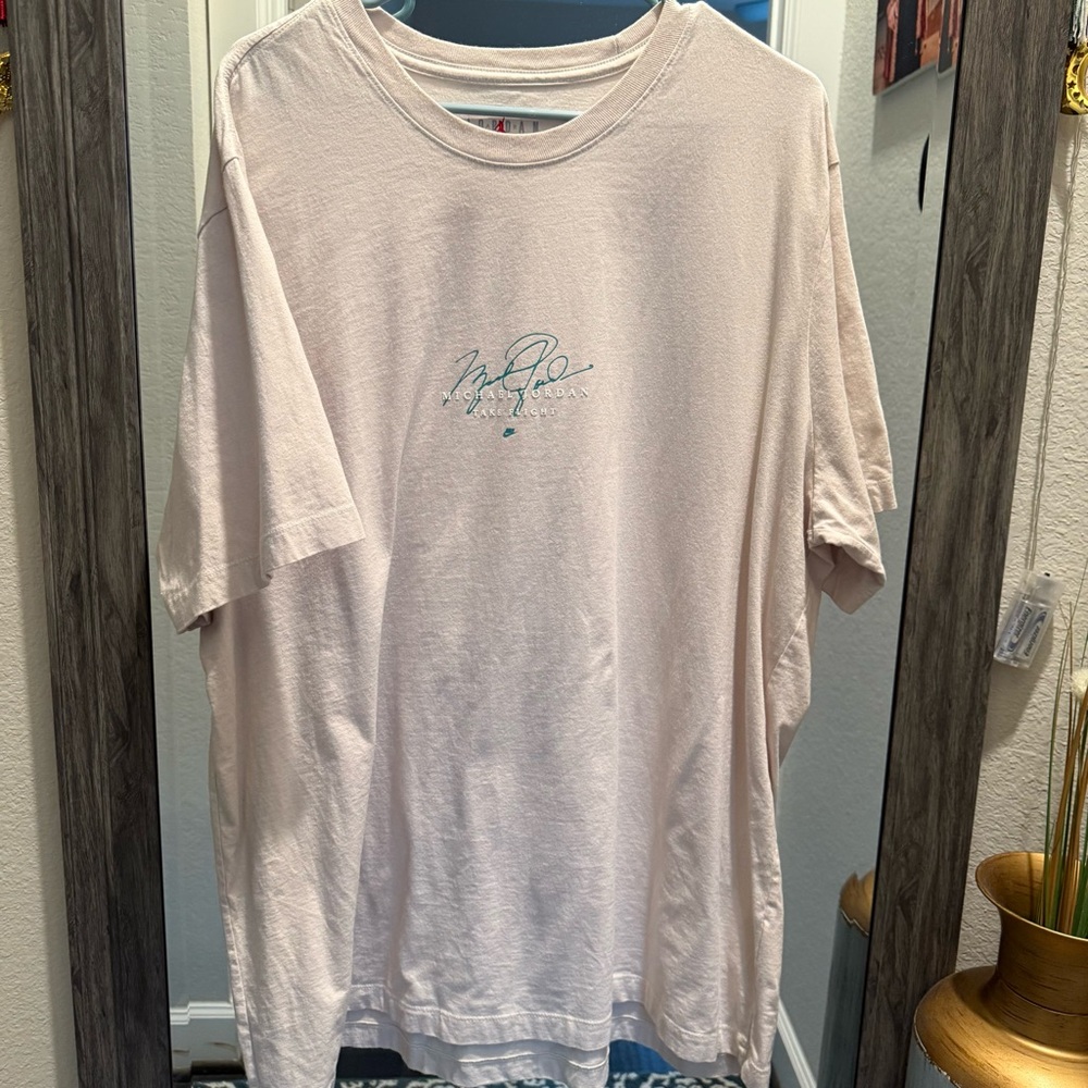 Jordan Men’s XXL Michael Jordan “Take Flight” Graphic T-Shirt – Beige